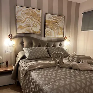 https://luxury-apartment-fronte-piscina-mareverde-av-costa-adeje.adeje-hotels.com